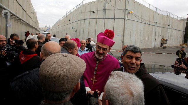 Natale: una Betlemme blindata accoglie migliaia di pellegrini cristiani