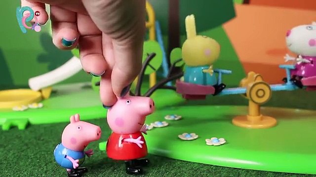 Peppa Pig Juguetes en Español  Peppa y George hacen castillos de arena ᴴᴰ ❤️