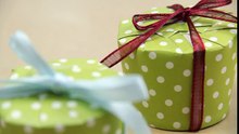 7 Ruses pour emballer des cadeaux avec des objets totalement différents
