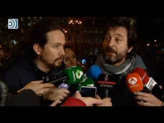 Mayoral pierde los nervios con Carmona en la manifestación de la pobreza energética