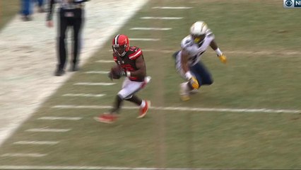 Andrew Hawkins juggles ball on 21-yard catch