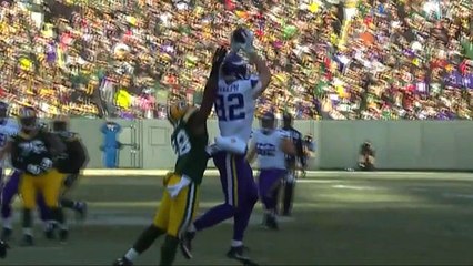 Sam Bradford fires one to Kyle Rudolph for 21-yard pick up