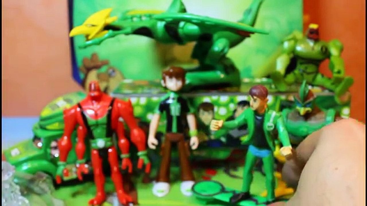 BEN 10 Ceas Omnitrix Proiector Alieni - Camionul Ben 10 si Noile Figurine Ultimate Aliens