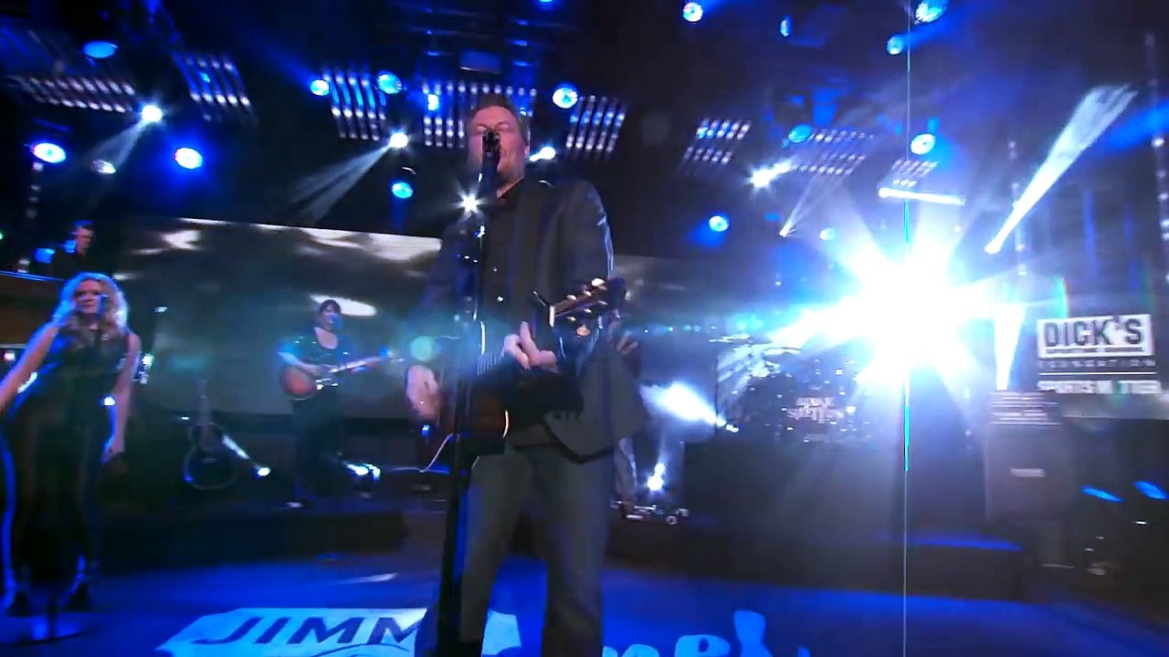 Blake Shelton Performs "Shes Got a Way with Words"