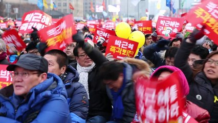 Miles de manifestantes exigen salida de presidenta en Seúl