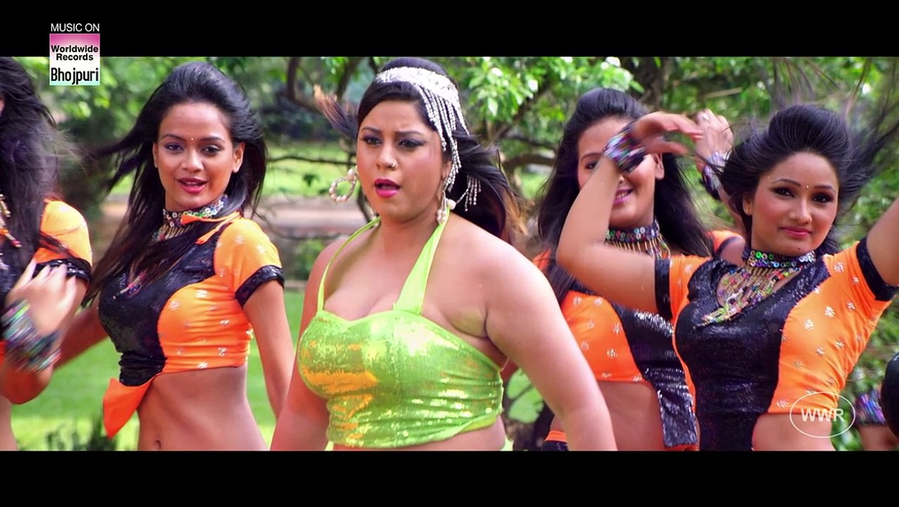 Showroom Se Aail Badu Naya Tu Nikal Ke - Pawan Singh,Anara Gupta