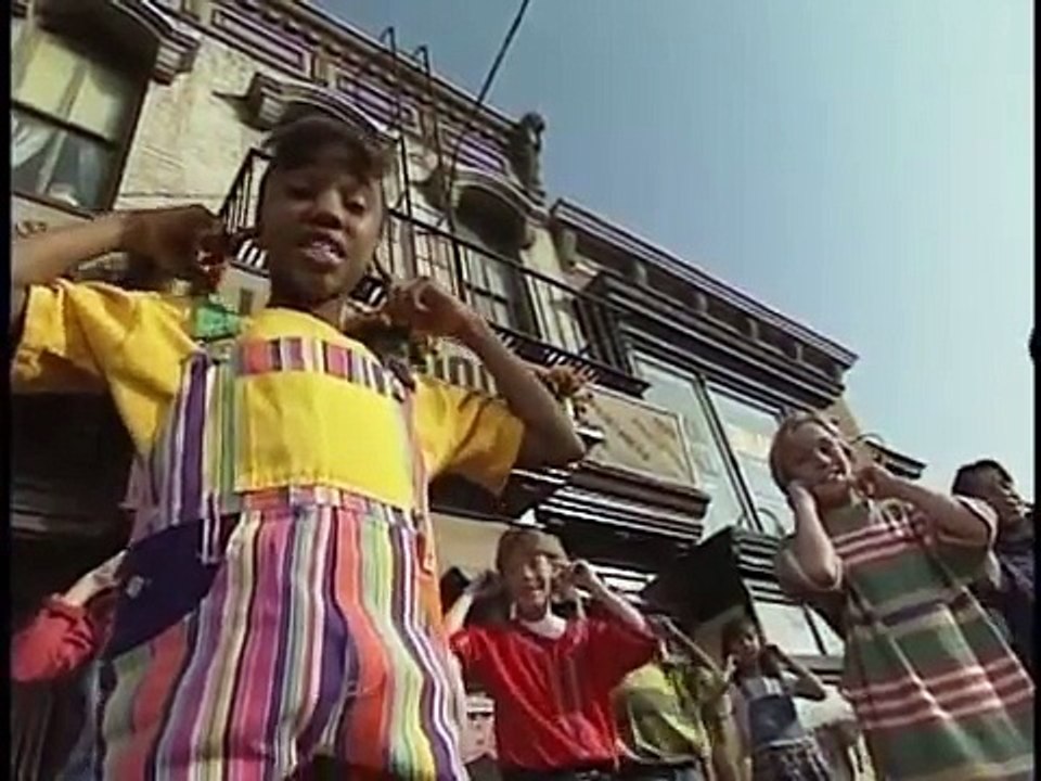 Head, Shoulders Knees and Toes from Kidsongs: Boppin with the Biggles | Top Songs For Kids