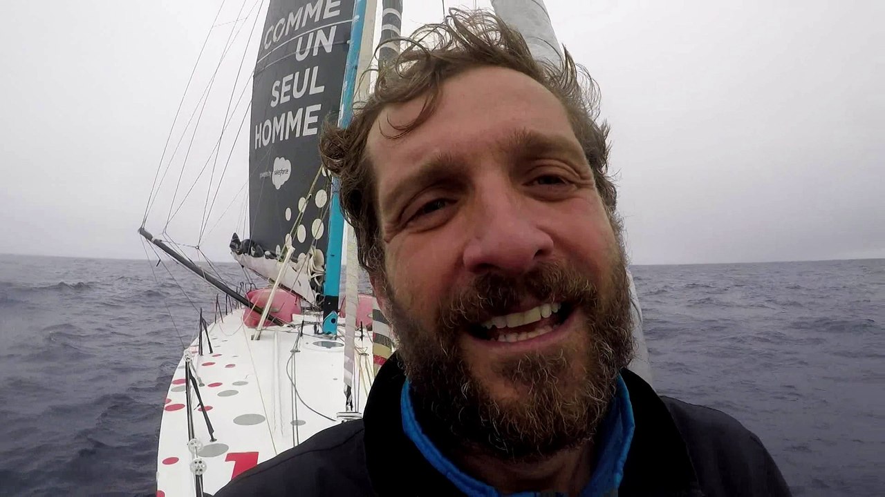 J49 : Eric Bellion est à la moitié du parcours / Vendée Globe