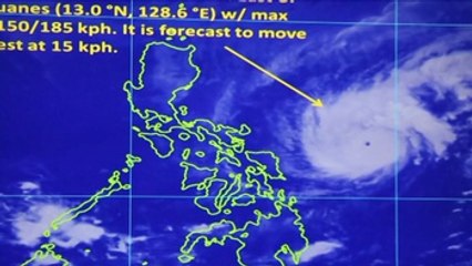 El tifón Nock-Ten mantiene su intensidad en su aproximación a Filipinas