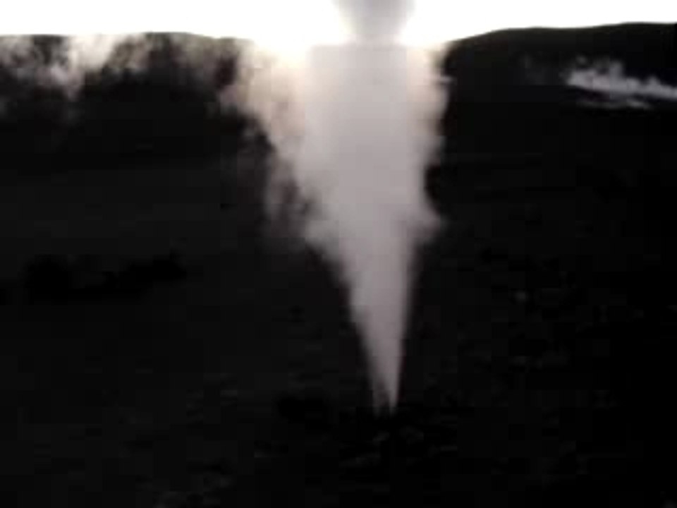 Geysers du volcan Licancahur en Bolivie