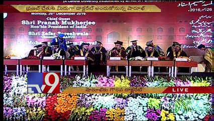 Shah Rukh Khan receives Honorary Doctorate from Maulana Azad National Urdu University