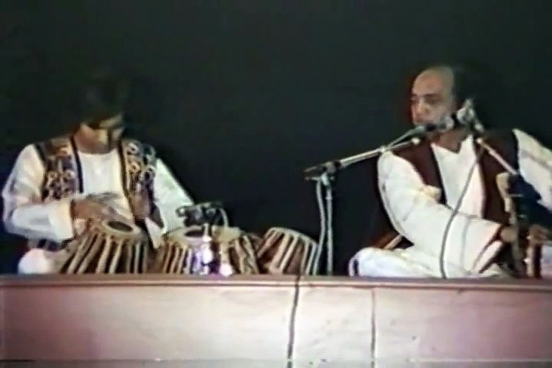 Mehdi Hassan _Tari Khan Live......Zindagi Mein Tu Sabhi
