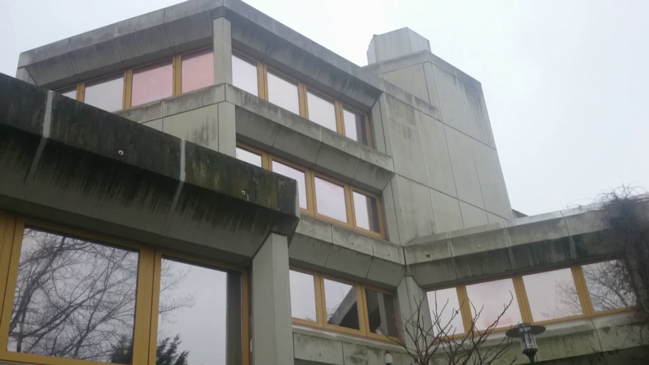 Brutalisme - Hotel de ville - la cité Gronau á Allemagne