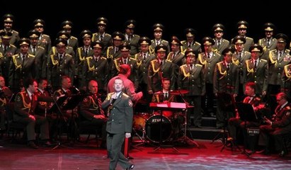 Kızıl Ordu Korosu'ndan İstiklal Marşı