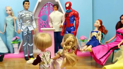 CINDERELLA WEDDING Dolls Get Married at Barbie Chapel with Frozen Fever Elsa Frozen Kids & Spiderman