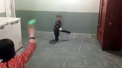 Pakistani Little Boy From Quetta Having Extra Ordinary Skills of Cricket