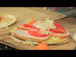 سندوتش كلوب الاومليت بالخبز الشامي - كوكتيل الفراولة | سندوتش وحاجة ساقعة الحلقة كاملة