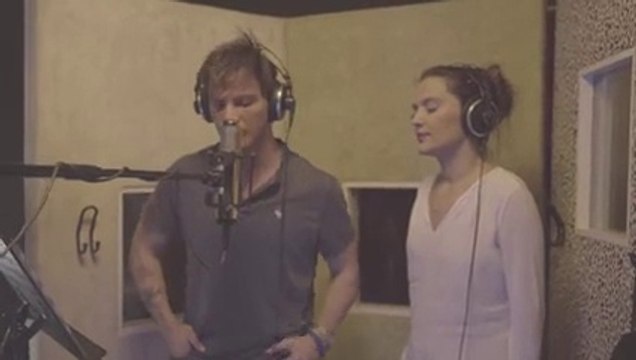 Sen bir meleksin, her şey demeksin, Tut hep elimi, vazgeçilmezim.