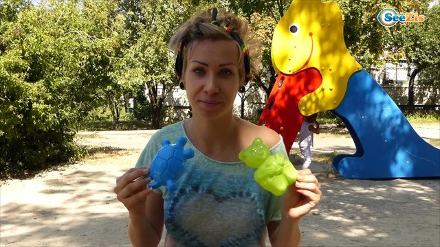 ✔ Фиксики и Юля гуляют на детской площадке. Нолик и Симка строят Игрушки из песка. Серия 13 ✔