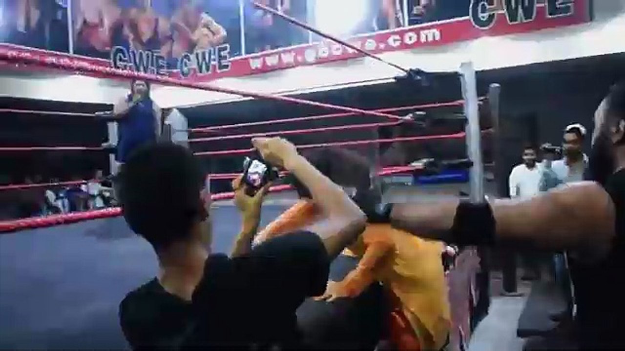 Woman Wrestler Was Roaring and Then a Punjabi Kudi Showed Her the Real Wrestling