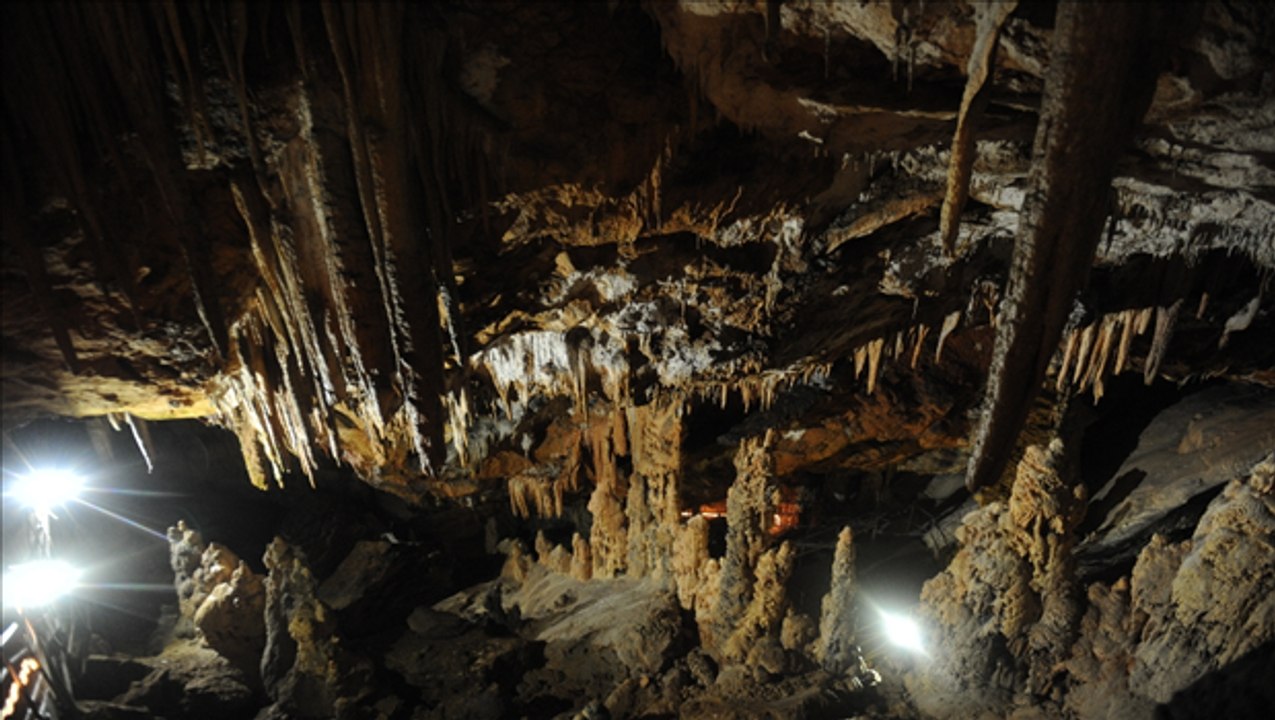 Kar kış fark etmez, Bu mağaraya giren terler