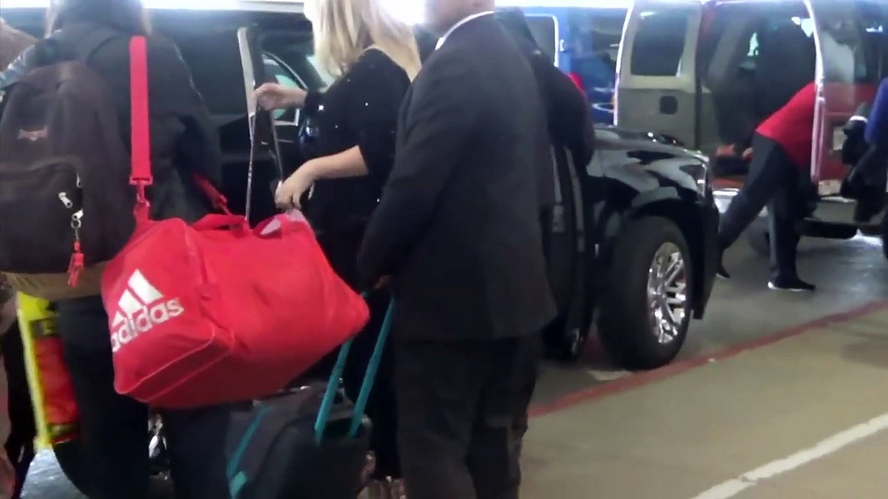 Kesha And Boyfriend Brad Ashenfelter Leave L.A. For Romantic Holiday Vacation