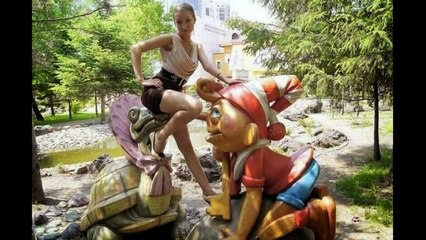 Most Worse Photographs of Women Drawn by Sculpture