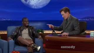 Kevin Hart Got Booed Inside The Court House, Funny !