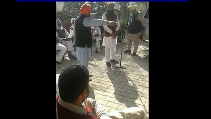ਪਿੰਡ ਵਾਲੇ ਲੋਕਾਂ ਨੇ ਦੇਖੋ ਕਿਸ ਤਰ੍ਹਾ ਕੀਤੀ ਅਕਾਲੀਆਂ ਦੀ ਮੂੰਹ ਤੇ ਬੇਜਤੀ
