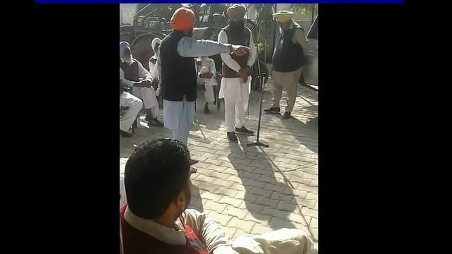 ਪਿੰਡ ਵਾਲੇ ਲੋਕਾਂ ਨੇ ਦੇਖੋ ਕਿਸ ਤਰ੍ਹਾ ਕੀਤੀ ਅਕਾਲੀਆਂ ਦੀ ਮੂੰਹ ਤੇ ਬੇਜਤੀ