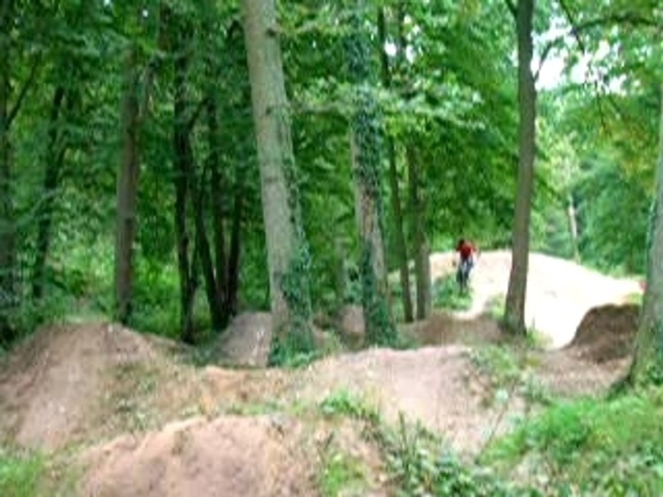 figure bmx