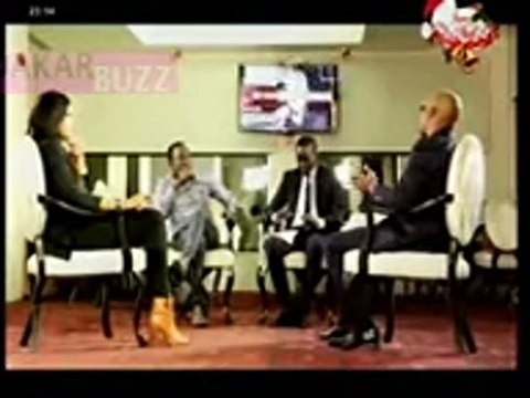 Les photos scandales : Une femme d’un célèbre sénégalais dans une piscine et une célèbre