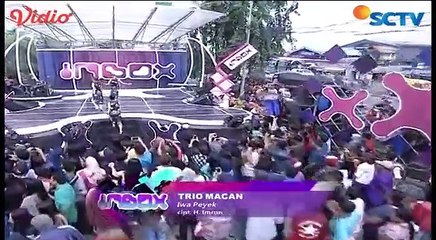 Trio Macan - Iwak Peyek (Live on Inbox)