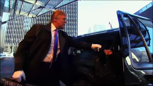 Donald Trump effectue le travail des employés de son hôtel ... à leur place !