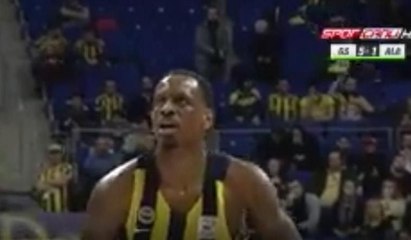 Seyirciler "Mustafa Kemal'in askerleriyiz" sloganları atınca NTV Spor spikeri bakın ne dedi
