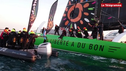 下载视频: Voile. L'arrivée de Thomas Coville à Brest