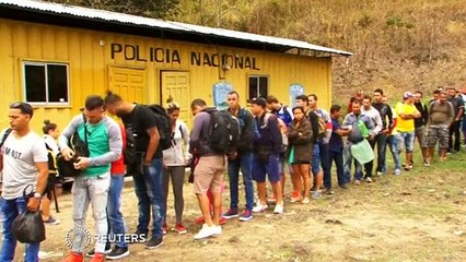 下载视频: Honduran migrants rush to beat Trump to the border