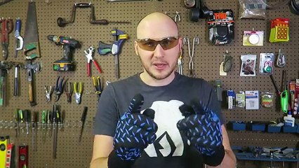 EXPERIMENT Glowing 1000 degree KNIFE VS Christmas - YouTube