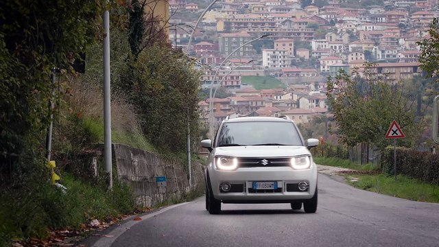 Le petit crossover Suzuki Ignis affiche un style marqué