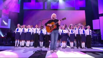 A 87 ans, Hugues Aufray et Marcel Amont boycottés par les assurances ?