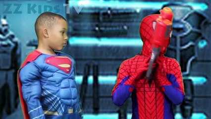 DARTH VADER STEALS SANTA CLAUS SPIDERMAN vs Superman Christmas Gifts Surprise ZZ kids TV_6