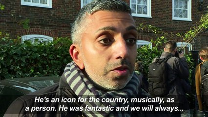 Fans pay tribute to George Michael