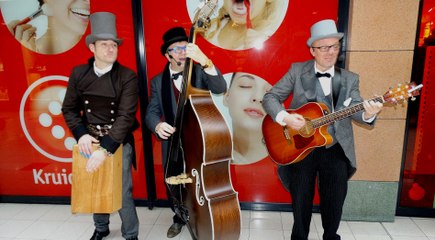 Kerst op winkelcentrum Akkerhof met Dickens Orkest / Spijkenisse 2016
