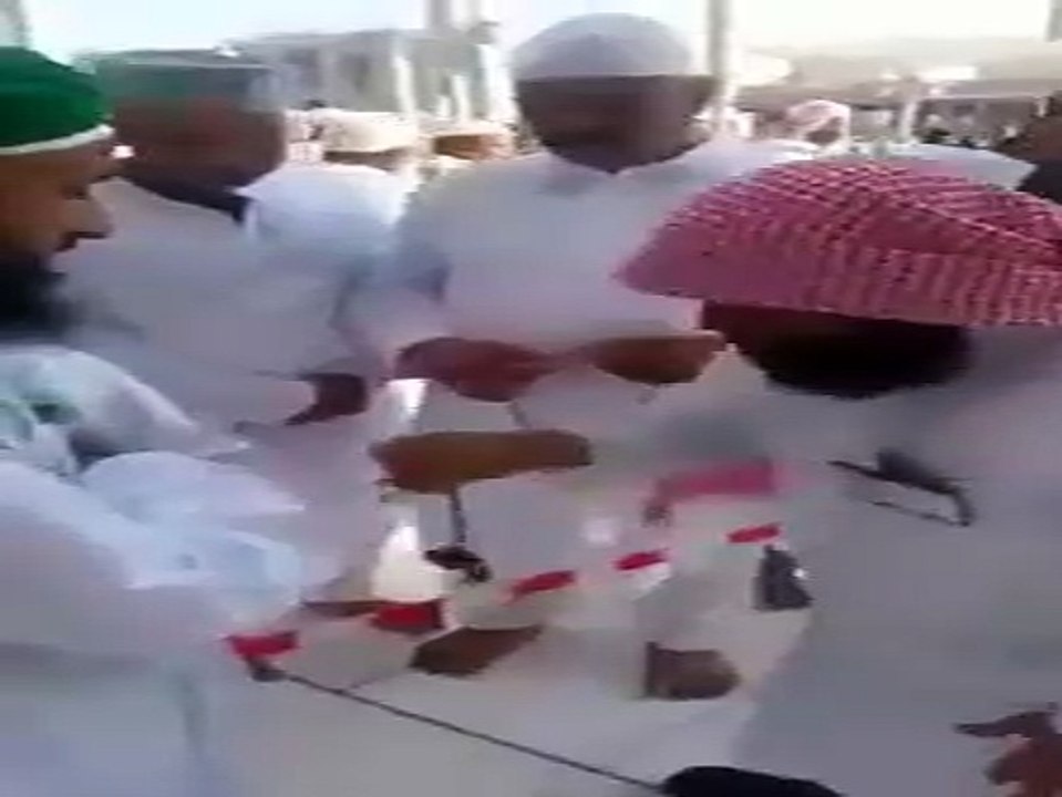 Masjid Nabvi Main Taveez Pehne is Madni Bhai Ke Saath Kia Hua