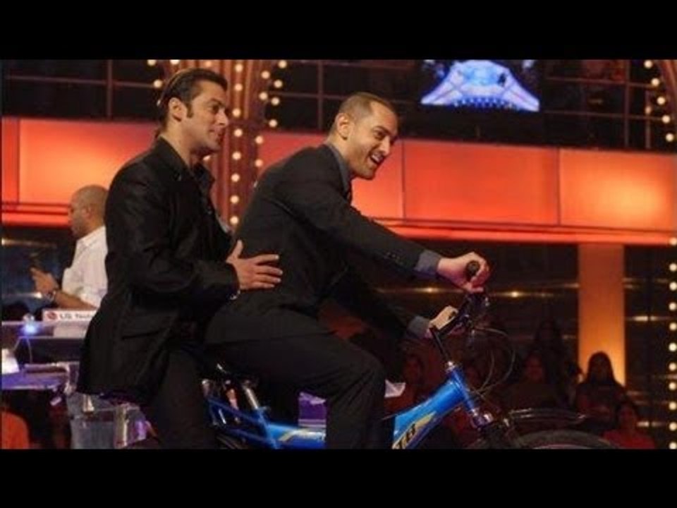Aamir Khan: 'I would be happy to do a film with Salman Khan'