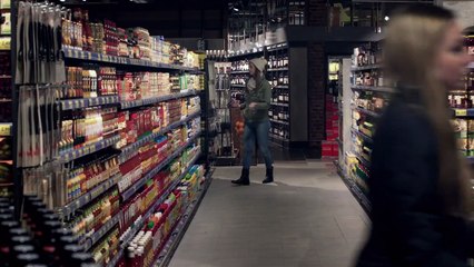 Les caméras de ce supermarché filment une scène assez inhabituelle