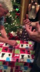 Le plus beau et le plus gros cadeau de Noël de sa vie !