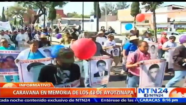 Familiares de estudiantes desaparecidos de Ayotzinapa concluyen caravana en su memoria en Ciudad de México