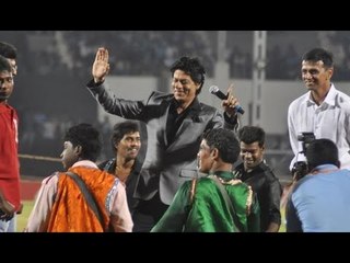 Shah Rukh Khan Dancing At Toyota University Cricket Championship's Opening Ceremony