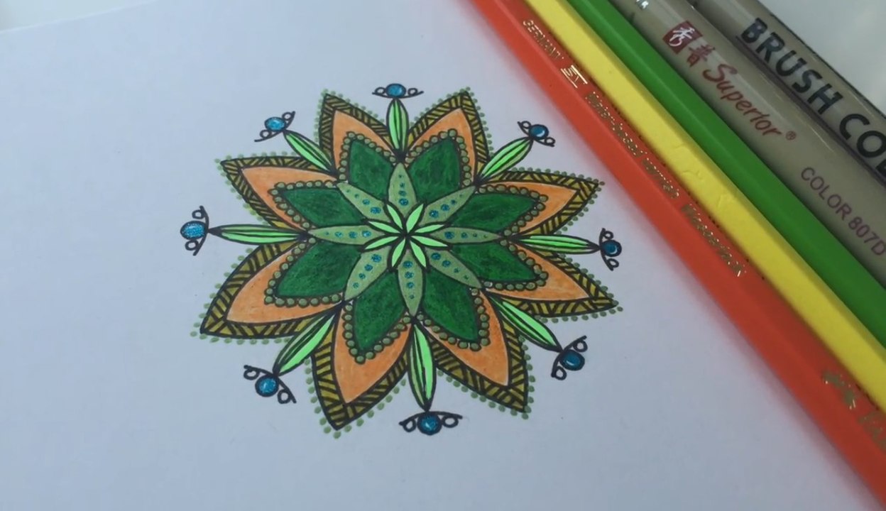 Speed drawing - How to draw a small and easy Mandala ♥♥♥
